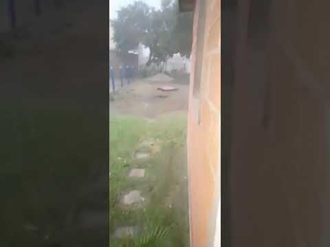 Chuva de granizo assusta moradores do Palhal, interior de Linhares