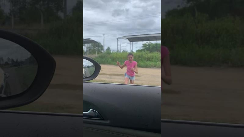Você viu? Garotinha emociona PRFs em Linhares