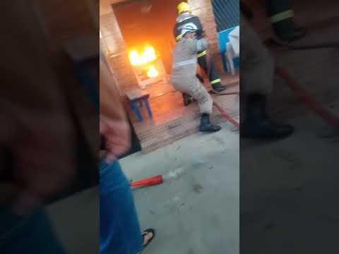 Incêndio em bar assusta na principal avenida do Aviso