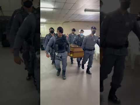 Comoção: Corpo do PM Richard chega a IEBL