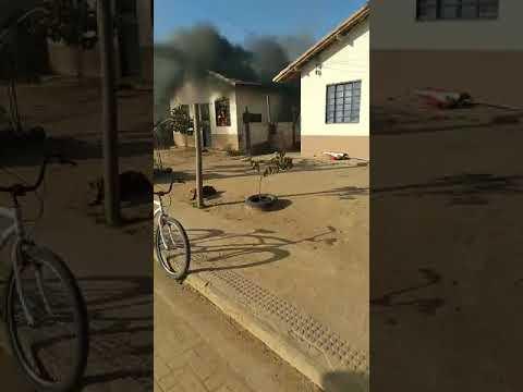 Fogo consome residência em Linhares