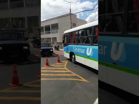 Mobilidade? Ciclovia invadia, cones jogados longe, e até cena com revólver no Palmital/São José