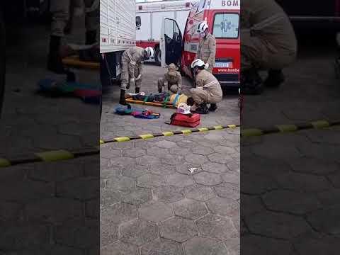 Atropelamento no bairro Nova Esperança. Vítima ficou sob rodas de caminhão