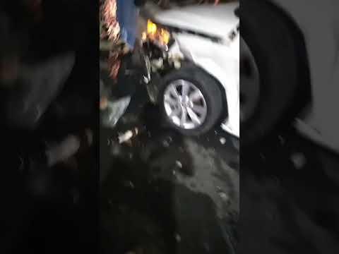 Acidente de trânsito quase deixa feridos na calçada de pizzaria em Linhares