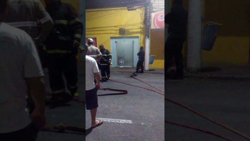 Princípio de incêndio em loja no Centro de Linhares