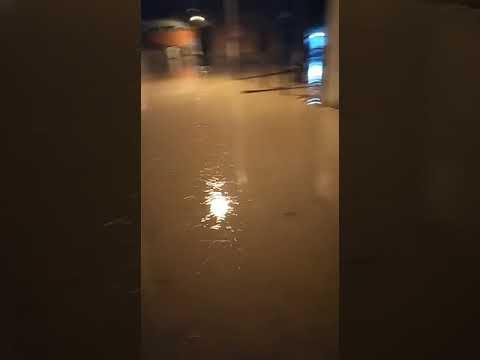 Rua alagada em Rio Quartel deixa famílias desabrigadas em Linhares